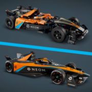 Obrázek NEOM McLaren Formula E Race Car